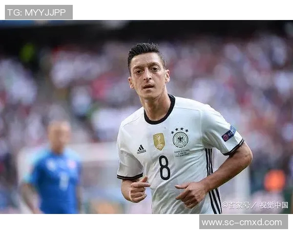 足球明星侧颜魅力展现，捕捉他们独特气质与风采的精彩瞬间